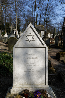 Grave of Marcel Marceau in Père-Lachaise Cemetary in Paris